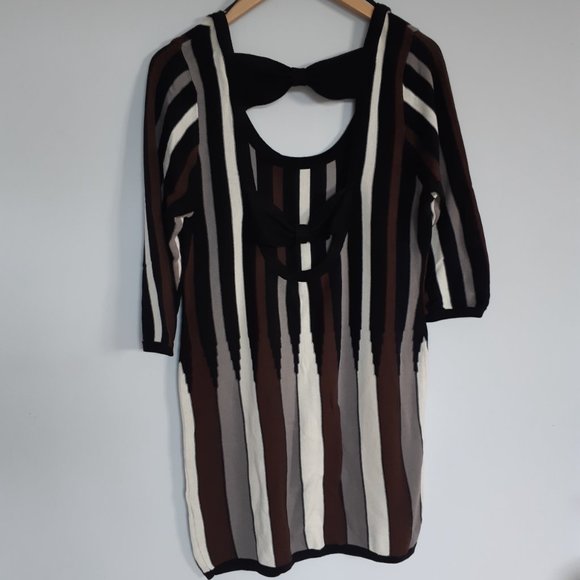 Knit dress, vertical stripe, low back - Picture 3 of 7